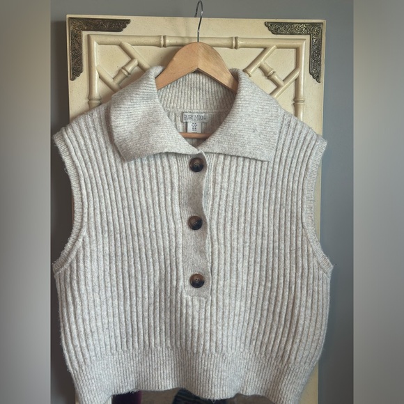 ruby moon Jackets & Blazers - Ruby Moon Pullover Sweater Vest size medium